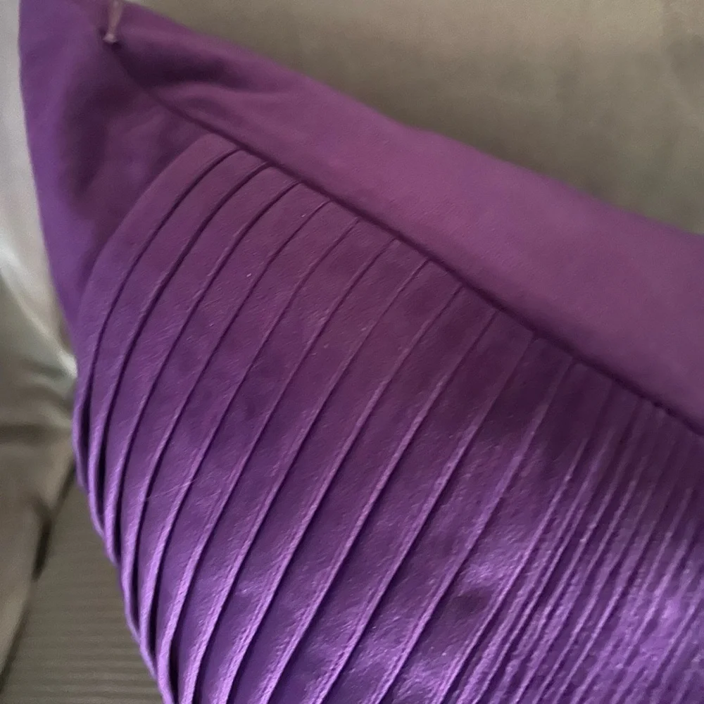 NWOT Down Feather Throw Pillow with Removable Cover - Picture 4 of 6